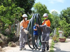 Image: INSEE installs water pipes for residents in Kien Giang