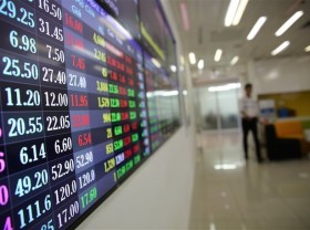 Image: Local stocks advance, main index sets new high
