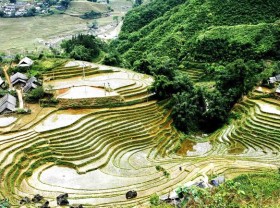 Image: Mountainous village awaits tourists