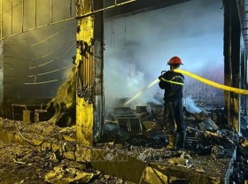 Image: Music club fire kills six in Nghe An