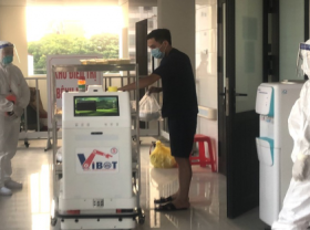 Image: Medical transportation robots made in Vietnam deployed at COVID treatment facilities