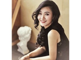 Image: Meritorious Artist Anh Tuyet: I want to bring love into the plays