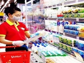 Image: Retailers foreigners may get Covid vaccination priority one vendor latest patient in Hanoi