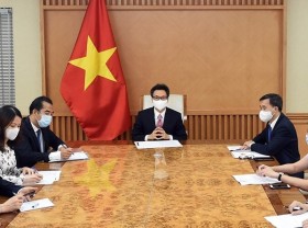 Image: WHO pledges to work for early COVID-19 vaccine delivery to Vietnam