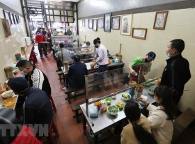 Image: Non-essential services in Ca Mau allowed to reopen