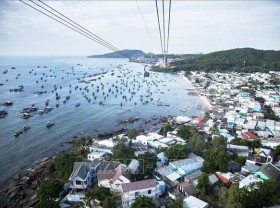 Image: Phu Quoc wants domestic flights suspended as Covid spreads