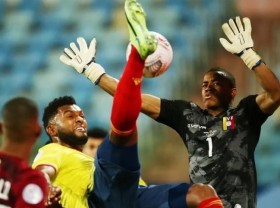 Image: Colombia draw 0-0 with Venezuela in Copa America clash
