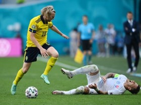 Image: Forsberg fires Sweden to top of group in win over Slovakia
