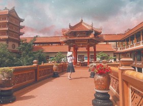 Image: The fairy beauty at Nam Son Pagoda in Da Nang