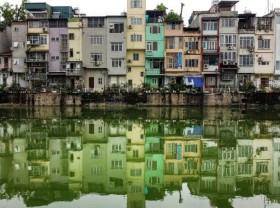 Image: The 'tube houses' that dominate Hanoi's streets