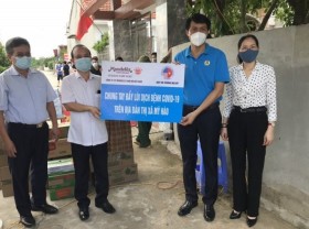 Image: Mondelez Kinh Do donates more than VND5 billion worth of products to front-liners and people in COVID-19 affected areas