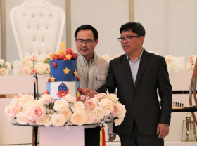 Image: Vietnamese alumni in Australia Over AU 6 307 donated for human trafficking victims