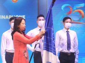 Image: VNPT-VinaPhone awarded first-class Labour Order