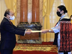 Image: The story of cultural connectivity behind the New Zealand Ambassadors not-so-traditional ao dai
