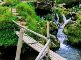 Image: Traveling to Moc Chau to see the pristine Fairy Waterfall