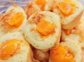 Image: Salted egg yolk cake