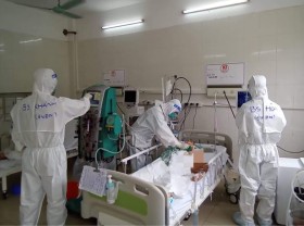 Image: Two Covid-19 patients in Bac Giang die aged over 80