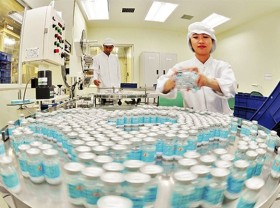 Image: Vietnam seeks to build Covid-19 vaccine plant