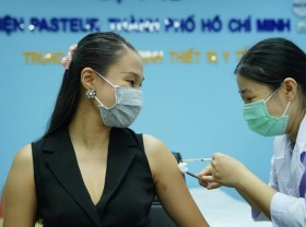 Image: Vietnamese employers seek to vaccinate staff and dependents against Covid-19