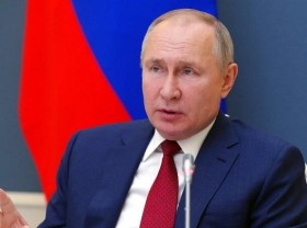 Image: Putin says NATO degrades European security
