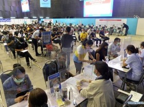 Image: Thailand to further ease restaurant dine-in restrictions despite high case tally