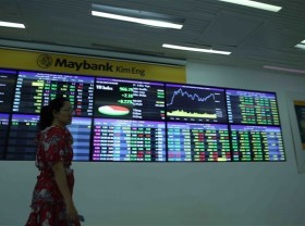 Image: Bluechips help VN-Index reach new high