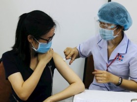 Image: Experts highlight vaccination’s importance for economic recovery
