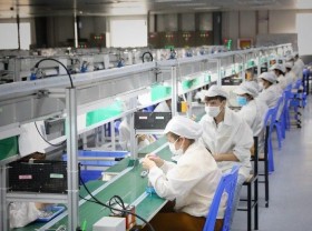 Image: Fourth Covid-19 wave affects 12.8 million laborers in Q2