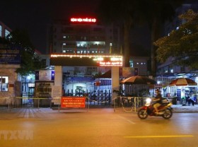 Image: Hanoi Lung Hospital locked down after detecting nine Covid-19 cases