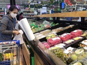 Image: HCMC asks supermarkets, groceries to ramp up processed food supply