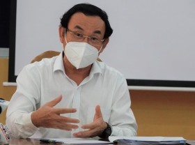 Image: HCMC Party chief seeks expert advice on anti-pandemic measures