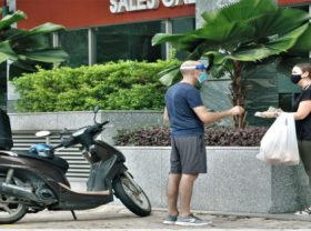 Image: In Photos Foreigners Social Distancing in Vietnam