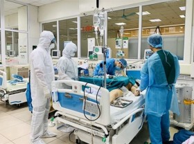 Image: INCHAM purchases ECMO machine for HCMC’s hospital