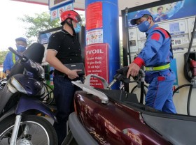 Image: Local fuel prices ease little