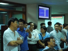 Image: Local stocks fly high on strong cash flow