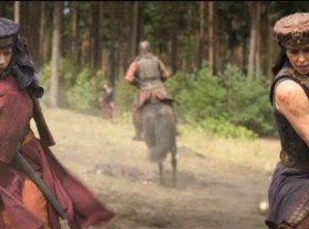 Image: Movie star Vân performs in Netflix hit