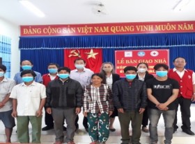Image: 6 Houses Given to Quang Nam Households Affected by Natural Disasters