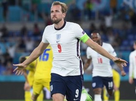 Image: England thrash Ukraine to reach Euro semis as Kane scores twice