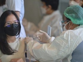 Image: Numbers of COVID-19 cases still on the rise in Southeast Asia