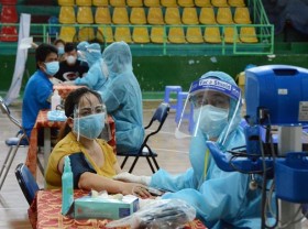Image: Over 1.2 million more AstraZeneca vaccine doses arrive in HCMC