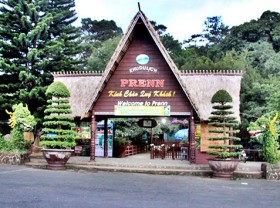 Image: Prenn Waterfall – A beautiful tourist area located at the foot of Prenn