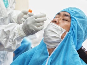 Image: Residents should be instructed to conduct quick Covid-19 tests themselves: experts