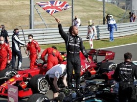 Image: Motor racing: Hamilton takes eighth British win, Verstappen in hospital
