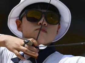 Image: Olympics-Republic of Korean women archers sweep qualifying, eye longest gold streak
