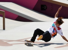 Image: Olympics: Skateboarding - Horigome wins first Olympic gold for skateboarding