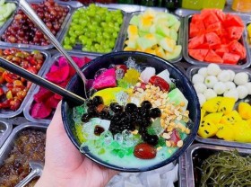 Image: ‘Eat and roll’ at food streets in Thai Binh filled with delicious dishes