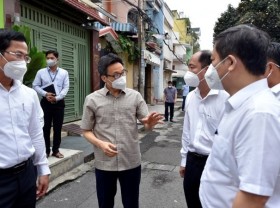 Image: Deputy PM Dam inspects COVID-19 response in Ho Chi Minh City