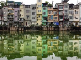 Image: Tube house in Hanoi on foreign newspapers