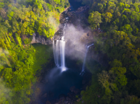Image: Watching the waterfall is like a “sleeping princess in the forest” in the Central Highlands