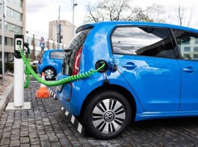 Image: Britain to ban all new diesel and petrol heavy goods vehicles from 2040
